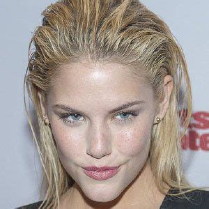 Ashley Smith - Net Worth, Age, Height, Birthday, Bio, Wiki!